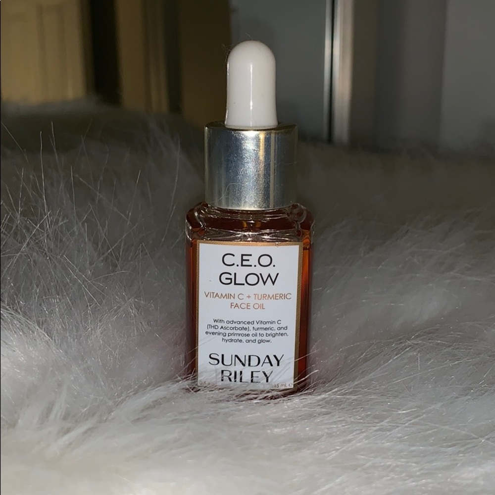 CEO GLOW Sunday Riley Vitamin C Oil